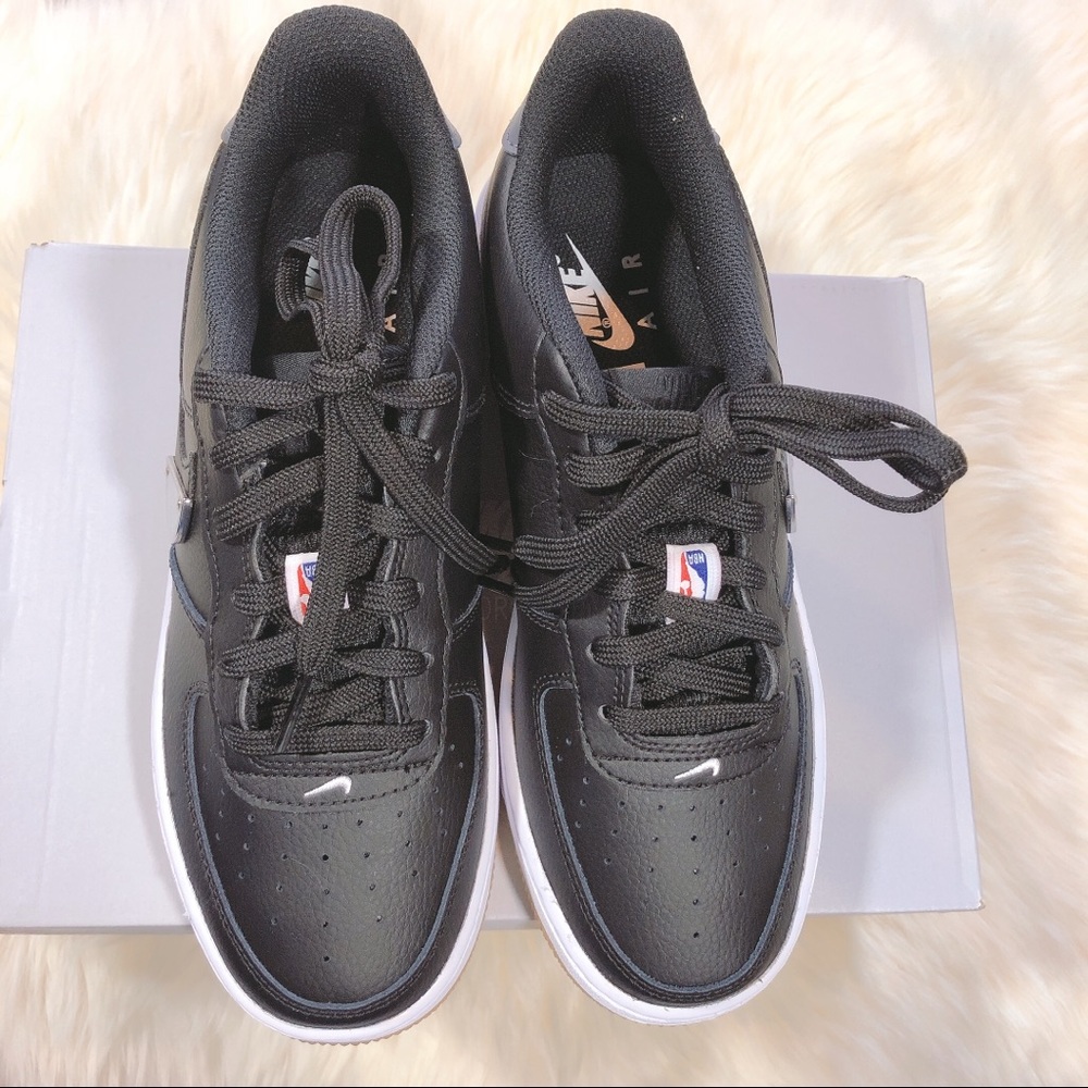 Air Force1 LV8, Black/Wolf Grey, men & wmn sizes - Picture 10 of 11